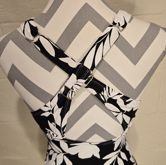 Lands' End Women's One-piece Swimsuit Size Medium Hawaiian Black White. - Picture 7 of 14